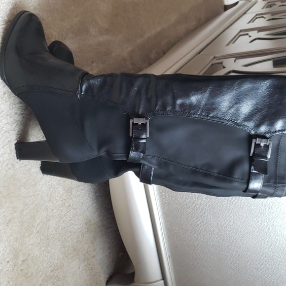 Boots - Picture 4 of 4